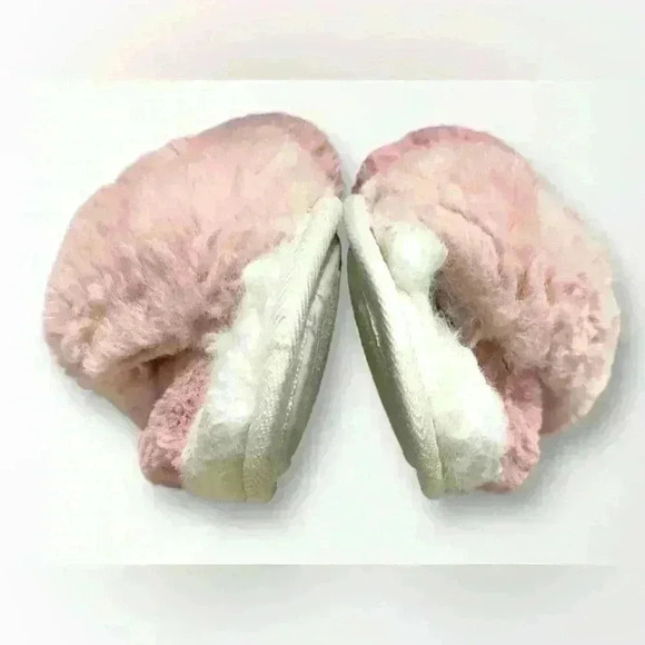 Womens Fuzzy Slippers Size 7/8 Pink and White by Stars Above - Picture 2 of 3